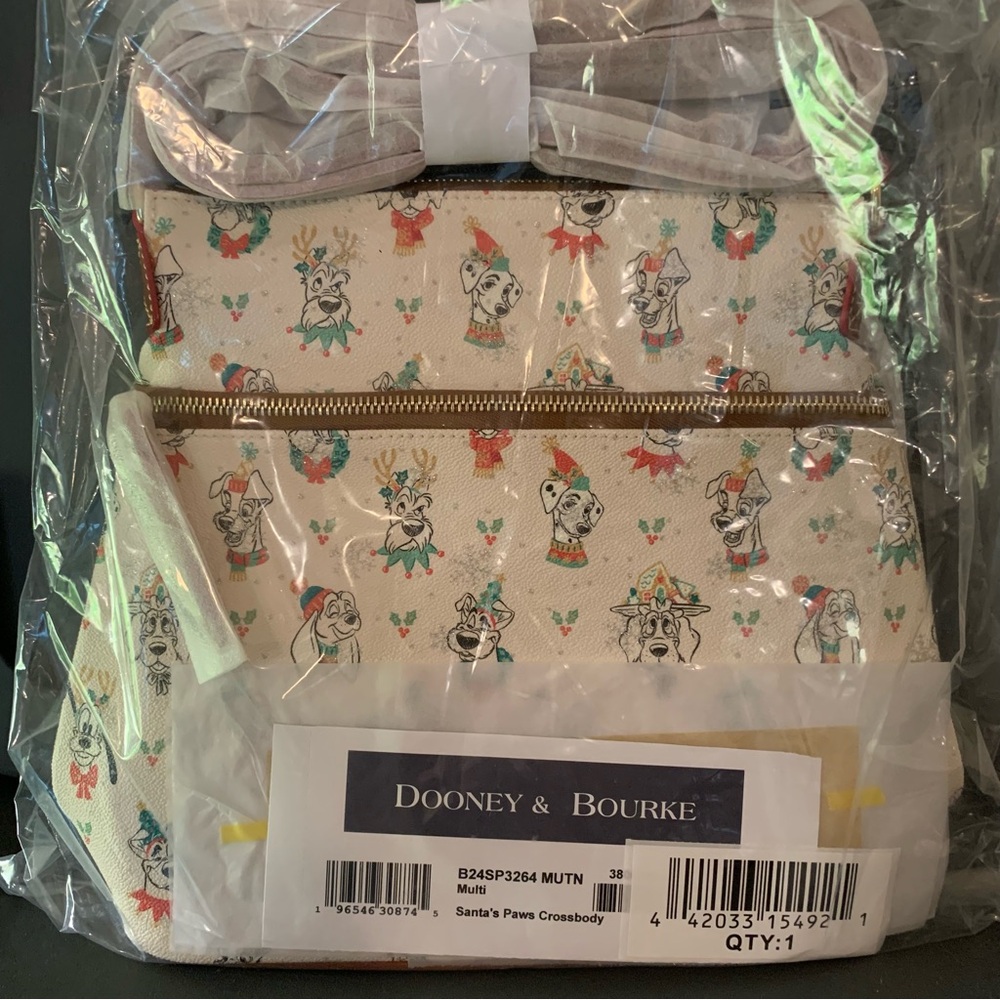 Disney Dogs ”Santa Paws” Dooney & Bourke Crossbody Bag 2024 NWT orig packaging